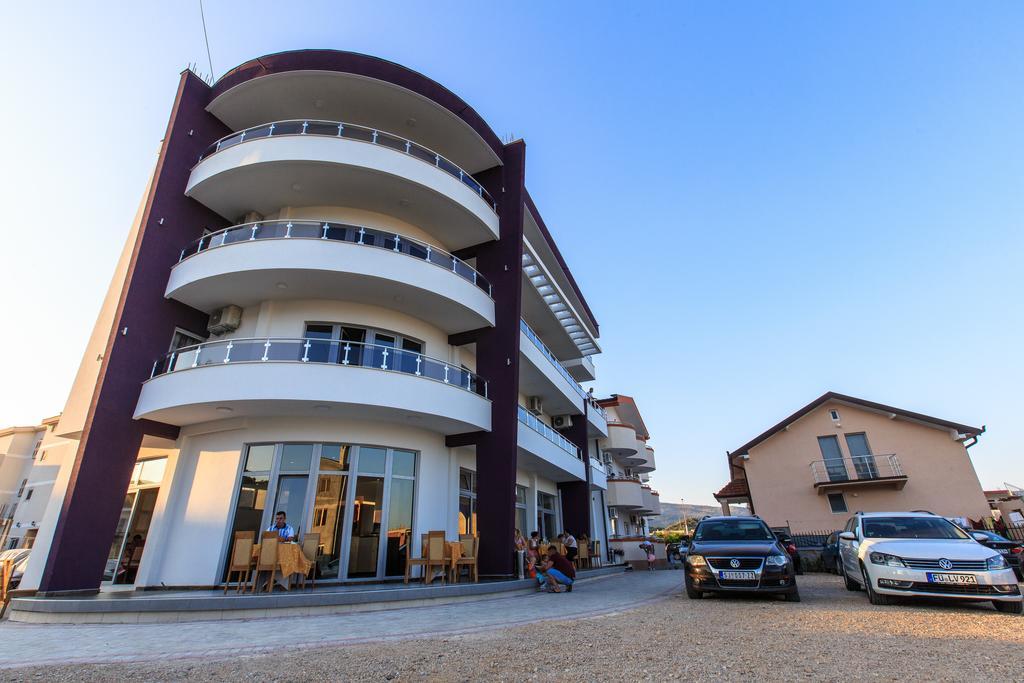 Hotel Edita Ulcinj Exteriör bild