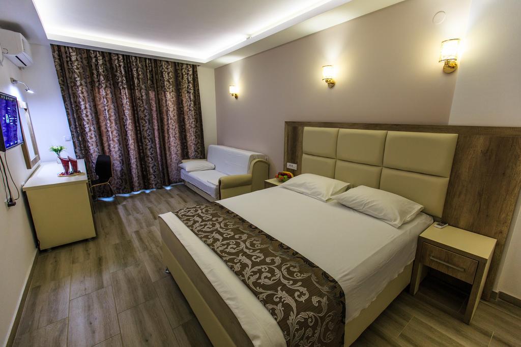 Hotel Edita Ulcinj Exteriör bild