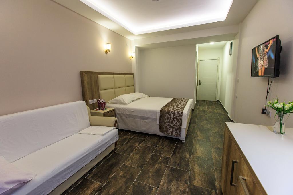 Hotel Edita Ulcinj Exteriör bild