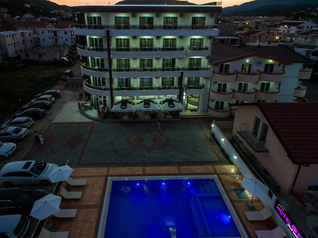 Hotel Edita Ulcinj Exteriör bild