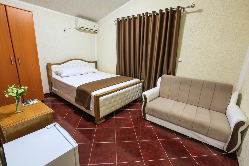 Hotel Edita Ulcinj Exteriör bild